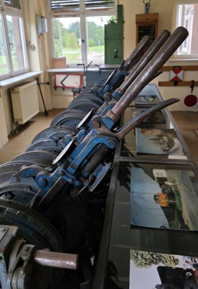 Hebel des alten Stellwerkes im ehemaligen Bahnhof in Jerichow