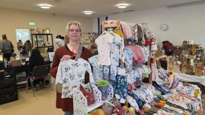 Stand Puppenkleidung