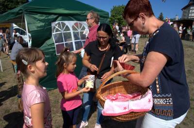 Verkauf von selbst gebackenen Mühlenkekse
