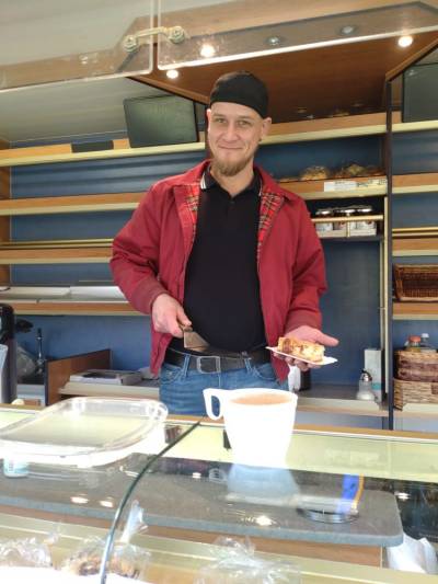 Philipp Rhodmann bot wieder leckeren Kaffee und Kuchen an.