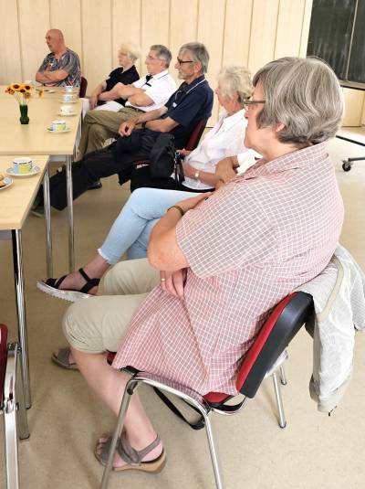 Kulturinteressierte beim ersten Literaturtreff im Bürgerhaus Jerichow
