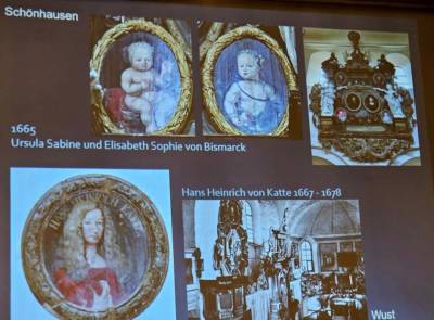 Abbildungen von Totenkronenbräuche in Epitaphe, z.B. in der Kirche in Schönhausen