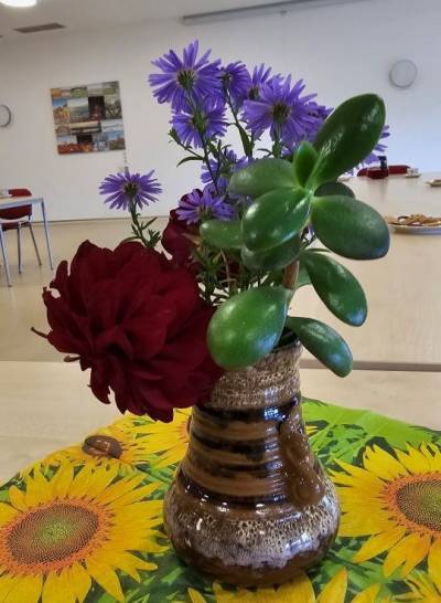 Die Literaturlesung fand in einer angenehmen Atmosph?re statt.