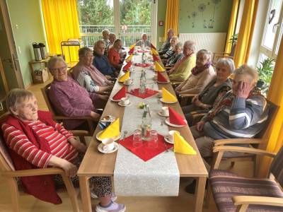 gemuetliche Kaffeerunde im AWO-Seniorenzentrum in Jerichow