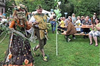 Künstler der Schlossfesttheatergruppe Gieboldehausen

@Foto: Schlossfesttheatergruppe