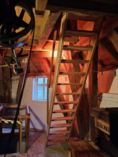 Die Mühle wurde auch von innen beleuchtet.