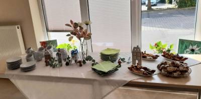 eine liebevoll gedeckte Kaffeetafel